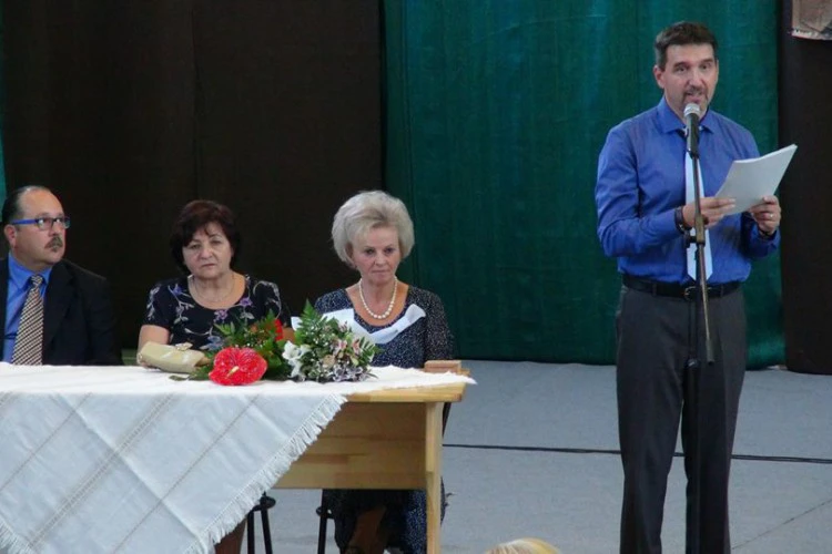 1473264169-3812-lebenyi-iskola-kezdes-1-1499860834.jpg