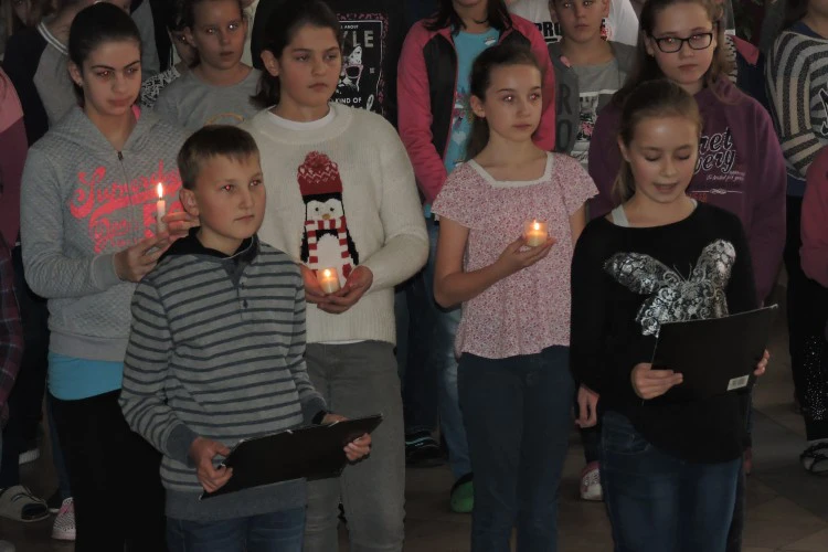 1480081131-092-advent-lebeny1jpg-1499861992.jpg