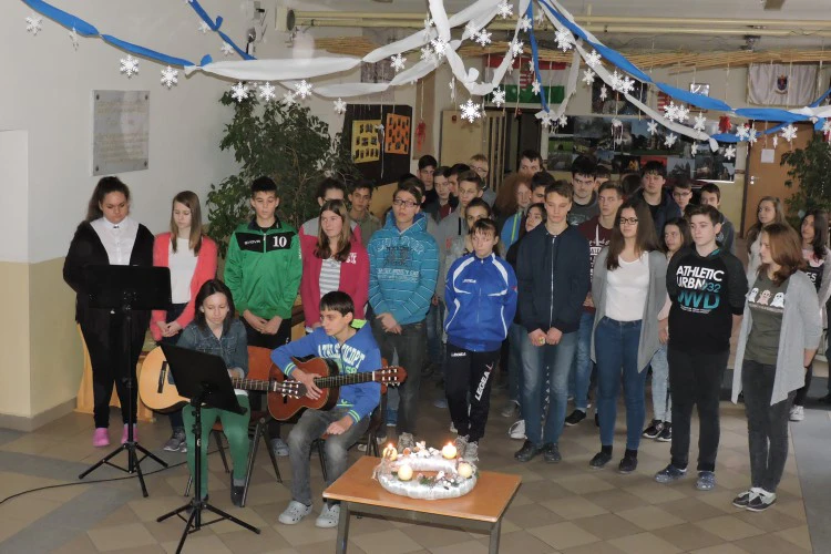 1482399010-4329-advent-iskola-unnepseg-lebenyjpg-1499862481.jpg