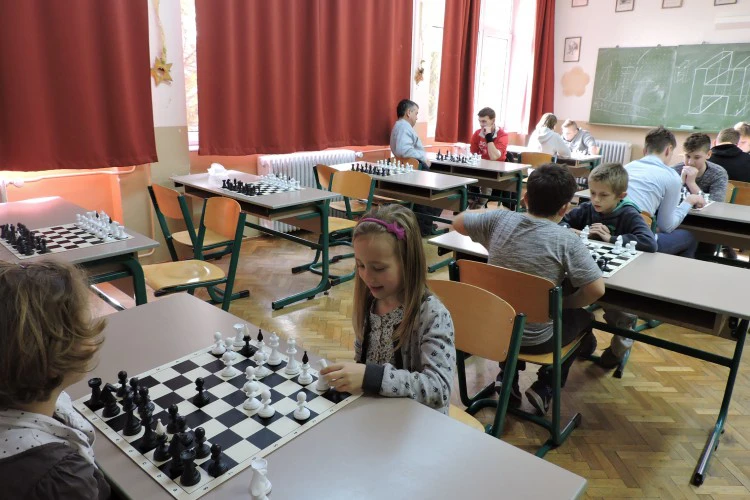 1488981783-8131-sakk-verseny-1jpg-1499863770.jpg