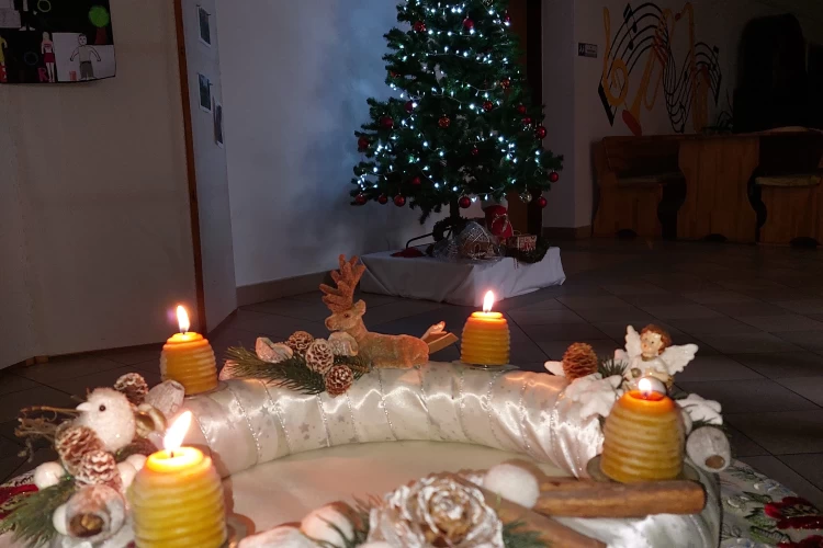 Advent8