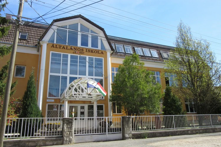 iskola-iskola-koz1-2-1499849413.jpg