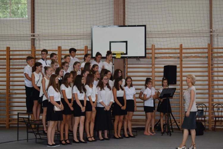 lebeny-iskola-evnyito-1567499683.JPG