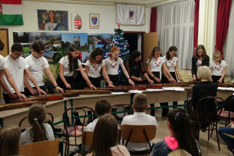 lebeny-zene-iskola-koncert-10-1579095849.jpg