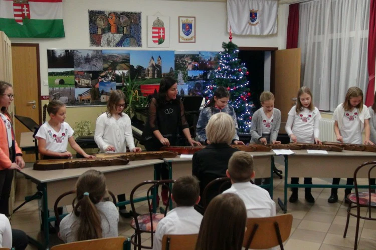 lebeny-zene-iskola-koncert-12-1579095872.jpg